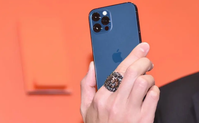 双鸭山苹果手机维修分享iPhone12系列重启方法教程 